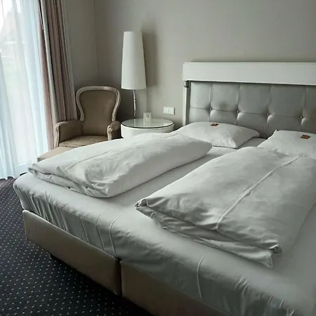 & Restaurant Schoenau Hotel