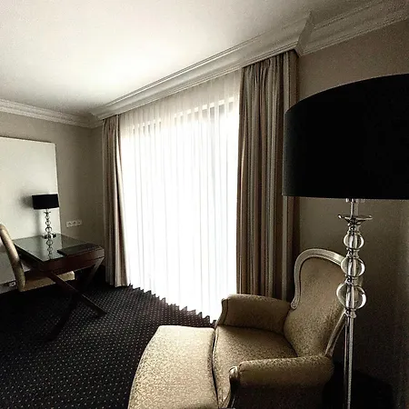 & Restaurant Schoenau 4*