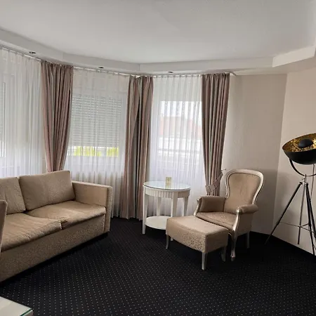 & Restaurant Schoenau