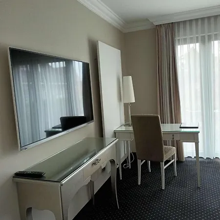 Szálloda & Restaurant Schoenau Peine