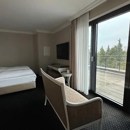 & Restaurant Schoenau Hotel