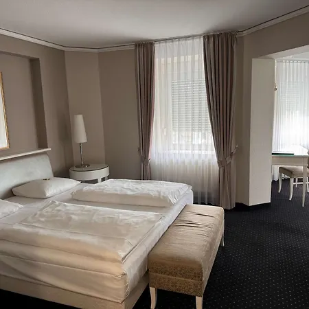 & Restaurant Schoenau