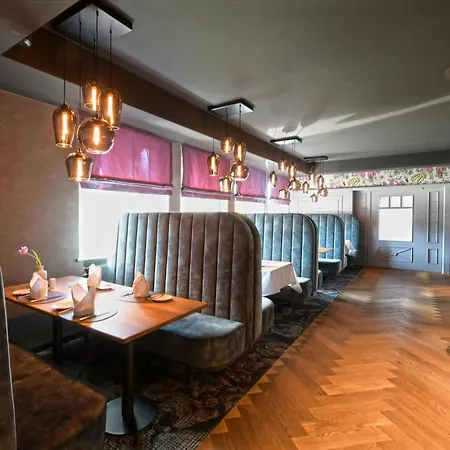 & Restaurant Schoenau 4*