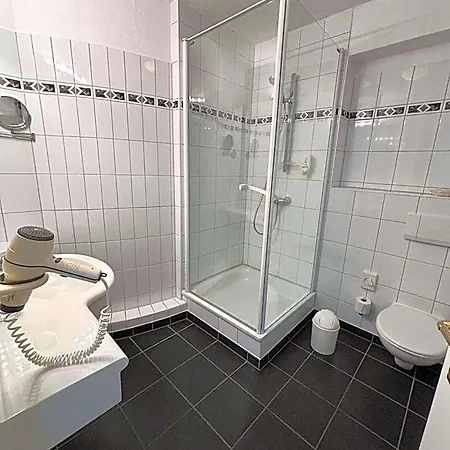 & Restaurant Schoenau 4* Peine