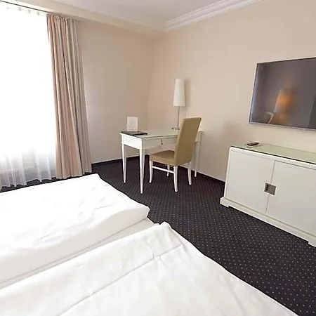 & Restaurant Schoenau 4*