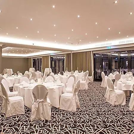 & Restaurant Schoenau 4* Peine