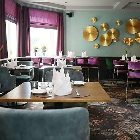 & Restaurant Schoenau 4* Peine