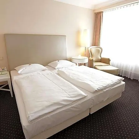 & Restaurant Schoenau 4* Peine