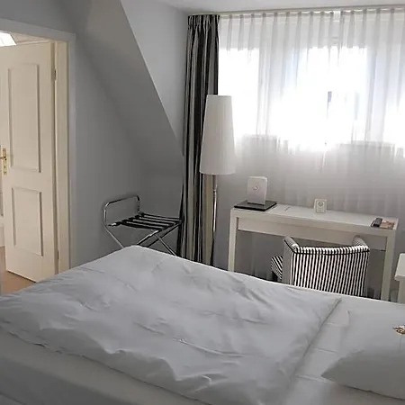 & Restaurant Schoenau 4* Peine