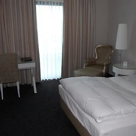 Hotel & Restaurant Schoenau 4*