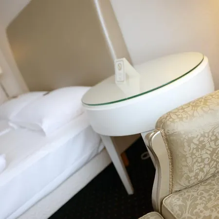 & Restaurant Schoenau