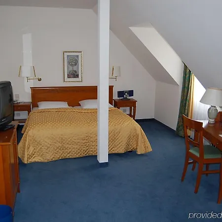 & Restaurant Schoenau Szálloda Peine