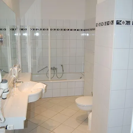 & Restaurant Schoenau Hotel