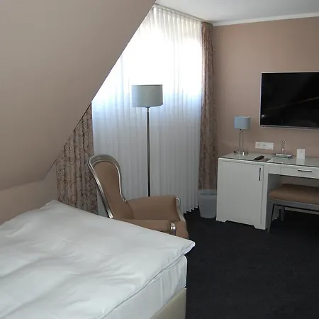 & Restaurant Schoenau Hotel