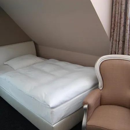 & Restaurant Schoenau 4*