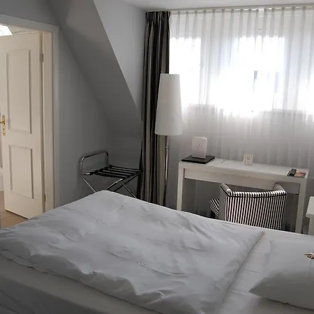 Otel & Restaurant Schoenau 4*